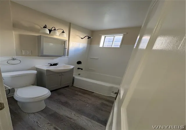 Listing Photo 5 - Condo for sale in building located at 290 Massachusetts Ave, Buffalo, NY 14213