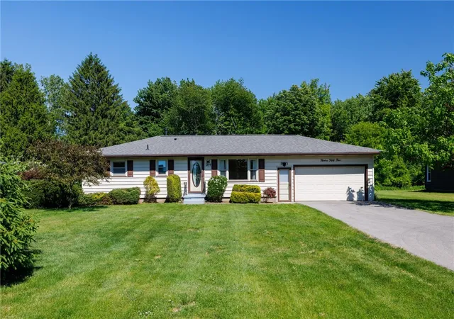 Homes for sale in Penfield, NY | 1254 Shoecraft Rd, Penfield, NY 14580 | MLS# R1686891