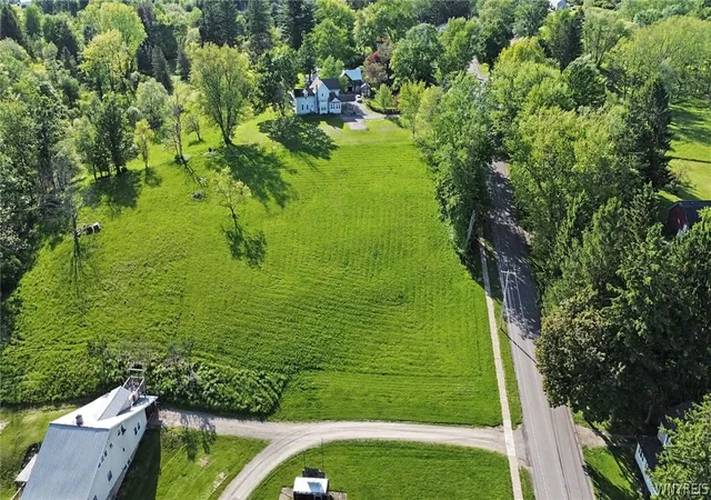 Photo 3 of Sale Pending at 400 Franklin St, Springville, NY 14141 | MLS# B1687604 | Listing updated on 2026-07-21