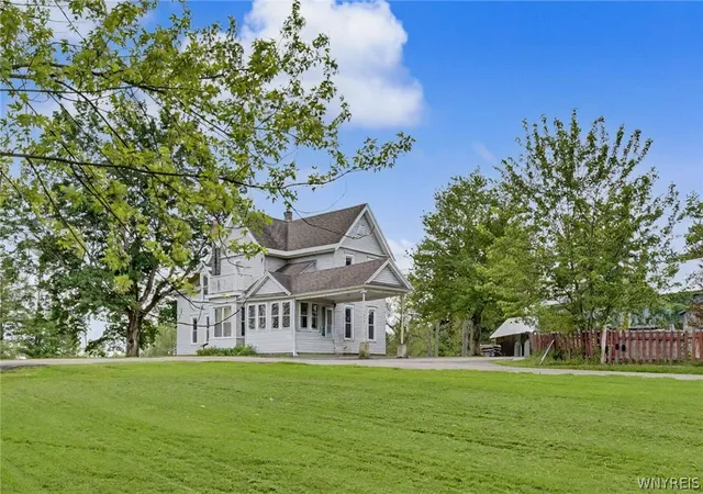 Photo 4 of Sale Pending at 400 Franklin St, Springville, NY 14141 | MLS# B1687604 | Listing updated on 2026-07-21