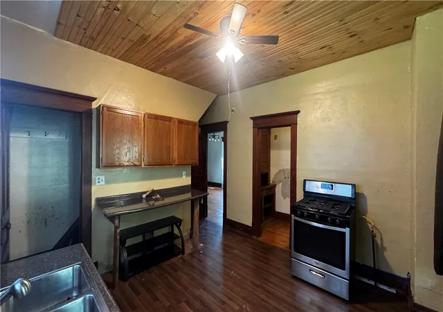 Photo 2 of Single family home for sale at 1008 South Ave, Bradford Town, PA 16701 | MLS# R1685499 | Listing updated on 2026-07-27