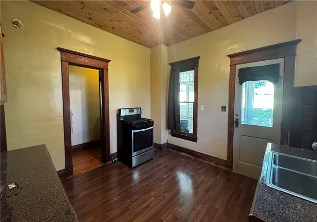 Homes for sale in Bradford Town, PA | 1008 South Ave, Bradford Town, PA 16701 | MLS# R1685499