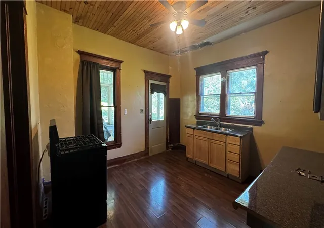 Homes for sale in Bradford Town, PA | 1008 South Ave, Bradford Town, PA 16701 | MLS# R1685499