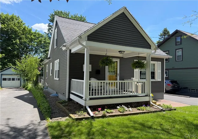 2nd image of 1059 Westmoreland Ave, Syracuse, NY 13210 | MLS# S1687250
