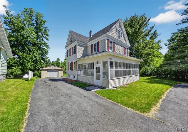 2nd image of 6975 Kirkville Rd, East Syracuse, NY 13057 | MLS# S1687220