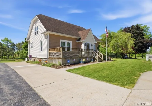 2nd image of 699 Losson Rd, Buffalo, NY 14227 | MLS# B1682806