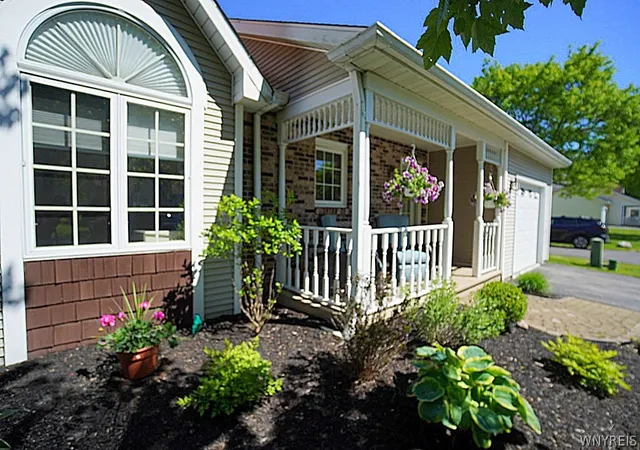 Photo 1 of Sale Pending at 10 Sweet Bay Ln, Buffalo, NY 14221 | MLS# B1687442 | Listing updated on 2026-07-17