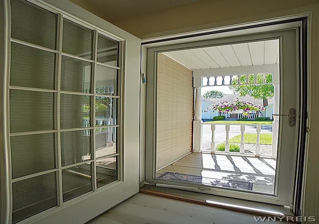 Photo 4 of Sale Pending at 10 Sweet Bay Ln, Buffalo, NY 14221 | MLS# B1687442 | Listing updated on 2026-07-17