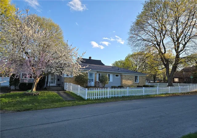 29th image of 11 Smyles Dr, Irondequoit, NY 14609 | MLS# R1687306