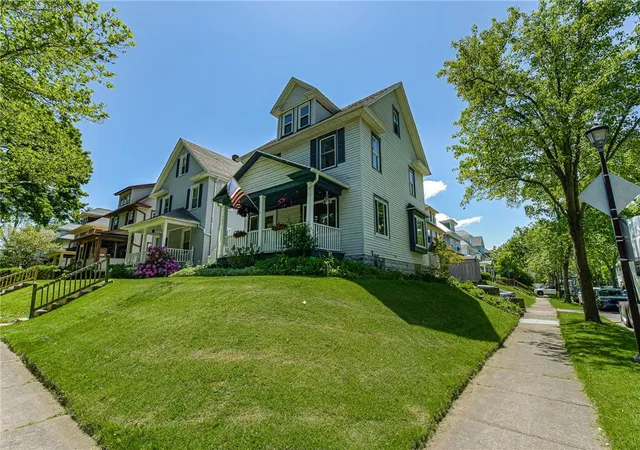 2nd image of 107 Parkside Ave, Rochester, NY 14609 | MLS# R1687287
