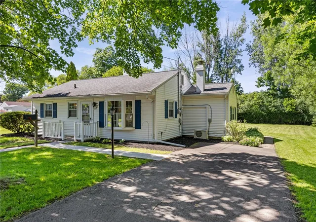 Homes for sale in Geneva City, NY | 328 W High St, Geneva City, NY 14456 | MLS# R1685628