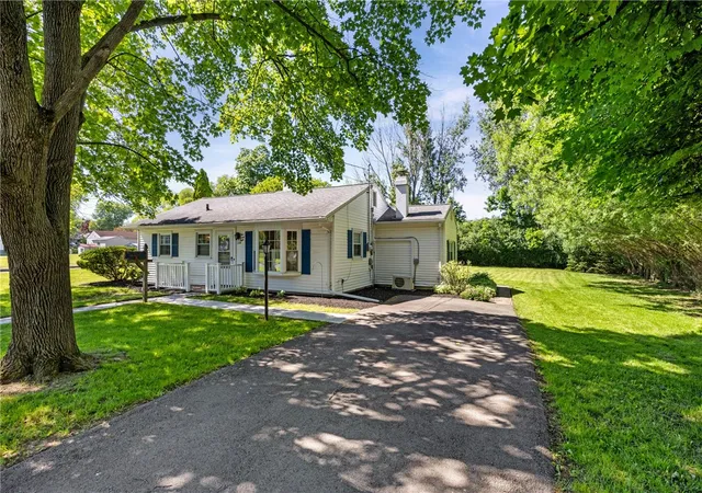 Homes for sale in Geneva City, NY | 328 W High St, Geneva City, NY 14456 | MLS# R1685628