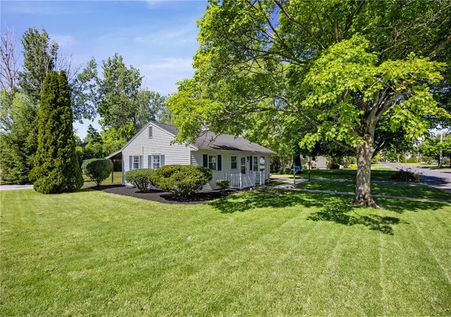 Homes for sale in Geneva City, NY | 328 W High St, Geneva City, NY 14456 | MLS# R1685628