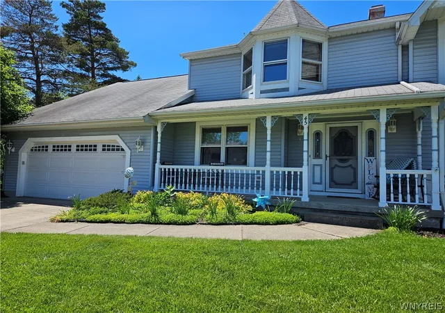 2nd image of 45 Cedar Ridge Dr, Buffalo, NY 14224 | MLS# B1686545