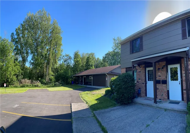 2nd image of 287 Autumn Chapel Wy, Chili, NY 14624 | MLS# R1687643