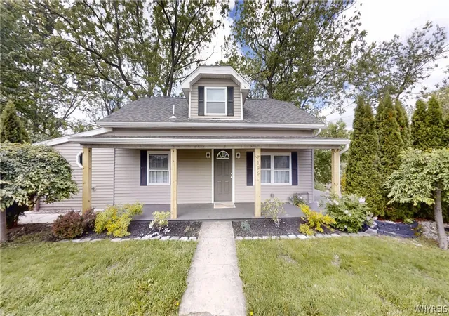 1st image of 7196 Rapids Rd, Lockport Town, NY 14094 | MLS# B1687372