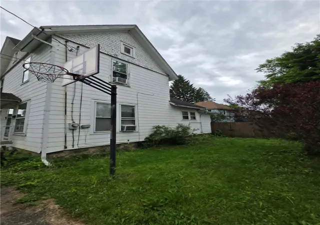 Photo 4 of Single family home for sale at 606 Falck St, Elmira, NY 14904 | MLS# R1687326 | Listing updated on 2026-08-02