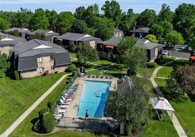 3rd image of 46B Foxberry Dr, Getzville, NY 14068 | MLS# B1686814