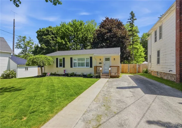 3rd image of 61 Adam St, Lockport City, NY 14094 | MLS# B1687260
