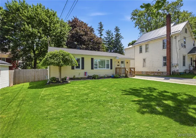 4th image of 61 Adam St, Lockport City, NY 14094 | MLS# B1687260