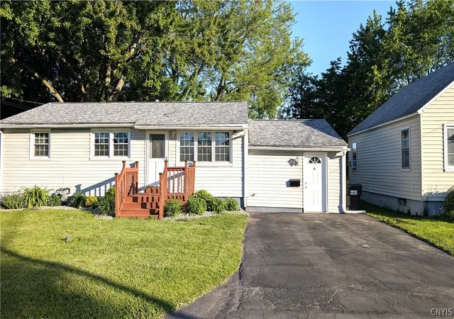 1st image of 113 Pinkerton St, Salina, NY 13088 | MLS# S1687288