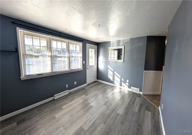 3rd image of 113 Pinkerton St, Salina, NY 13088 | MLS# S1687288