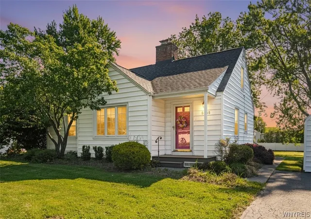 Homes for sale in Lockport Town, NY | 5685 Locust Street Ext, Lockport Town, NY 14094 | MLS# B1687447