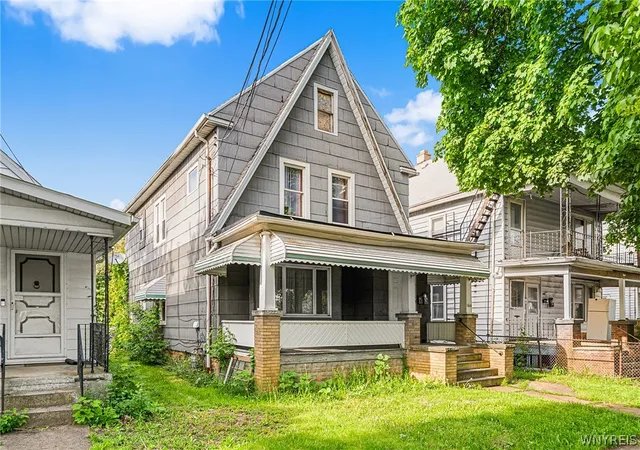 3rd image of 1614 Ferry Ave, Niagara Falls, NY 14301 | MLS# B1686558