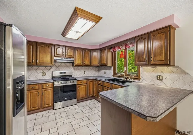 2nd image of 5788 Stone Rd, Lockport, NY 14094 | MLS# B1687701