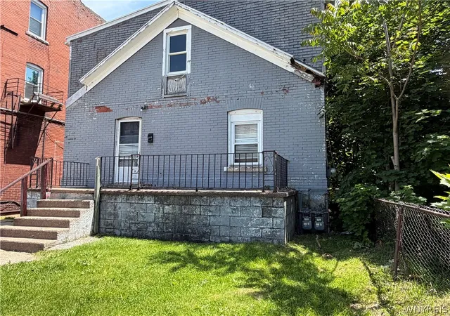 1st image of 557 Tronolone Pl, Niagara Falls, NY 14301 | MLS# B1687828