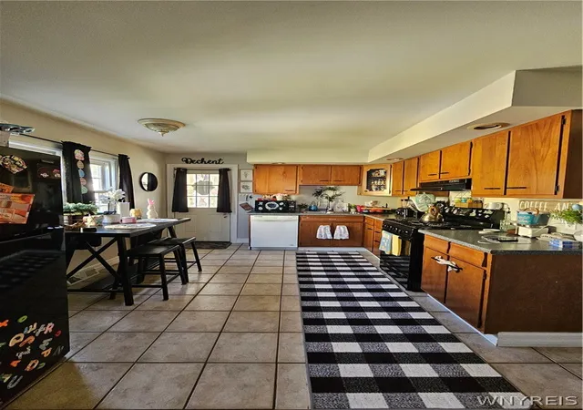 Homes for sale in Hamburg, NY | 3071 Lyth Rd, Hamburg, NY 14218 | MLS# B1686978