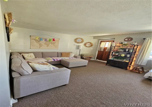 Homes for sale in Hamburg, NY | 3071 Lyth Rd, Hamburg, NY 14218 | MLS# B1686978