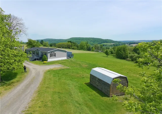 1st image of 4 Carpenter Ave, New Berlin, NY 13411 | MLS# R1687849