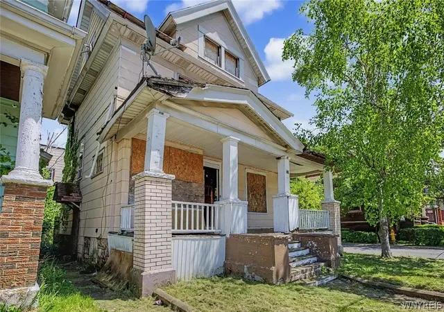 Homes for sale in Niagara Falls, NY | 613 7th St, Niagara Falls, NY 14301 | MLS# B1687422