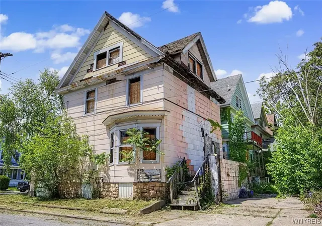 Homes for sale in Niagara Falls, NY | 613 7Th St, Niagara Falls, NY 14301 | MLS# B1687422