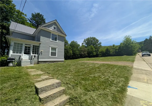 Homes for sale in Bradford City, PA | 35 Lincoln Ave, Bradford City, PA 16701 | MLS# R1687884
