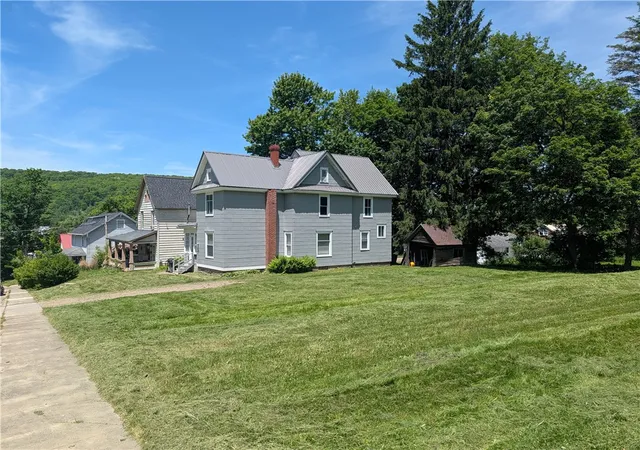 Homes for sale in Bradford City, PA | 35 Lincoln Ave, Bradford City, PA 16701 | MLS# R1687884