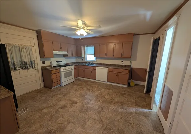 Homes for sale in Bradford City, PA | 35 Lincoln Ave, Bradford City, PA 16701 | MLS# R1687884