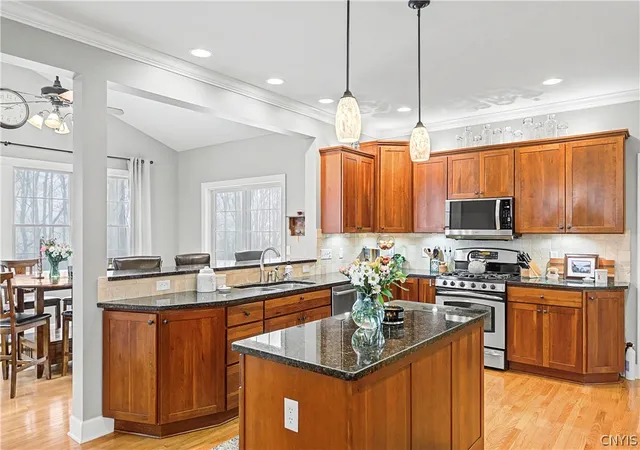 Homes for sale in Skaneateles, NY | 7 Calemad Dr, Skaneateles, NY 13152 | MLS# S1687779