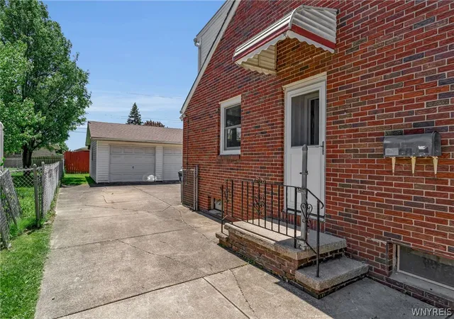Homes for sale in Lackawanna, NY | 31 Goodrich Rd, Lackawanna, NY 14218 | MLS# B1687508
