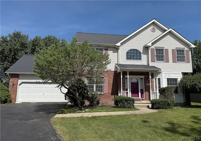 3rd image of 193 Meadow Spring Ln, East Amherst, NY 14051 | MLS# B1684528