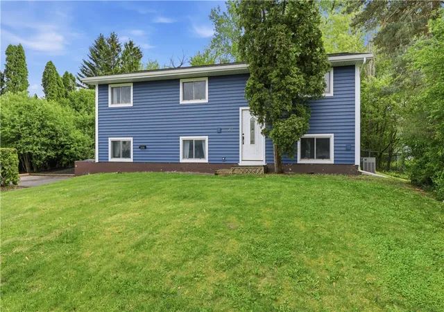 Homes for sale in Henrietta, NY | 41 Chiltern Rd, Henrietta, NY 14623 | MLS# R1682789