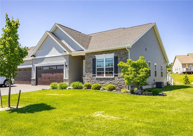 2nd image of 5973 Monarch Dr, Farmington, NY 14425 | MLS# R1686438