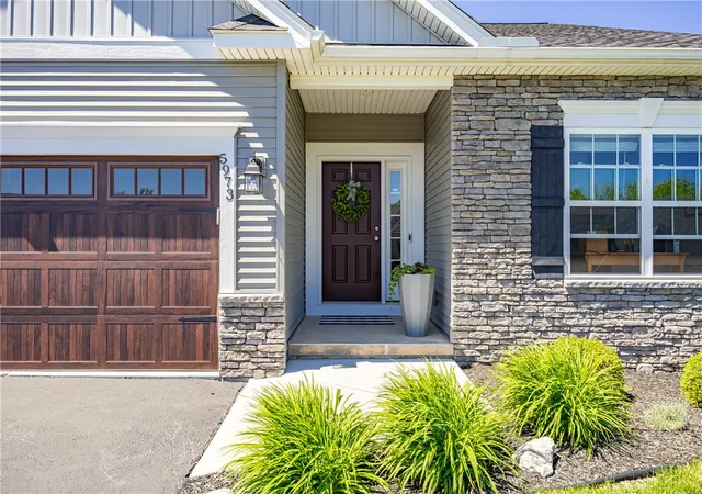 4th image of 5973 Monarch Dr, Farmington, NY 14425 | MLS# R1686438