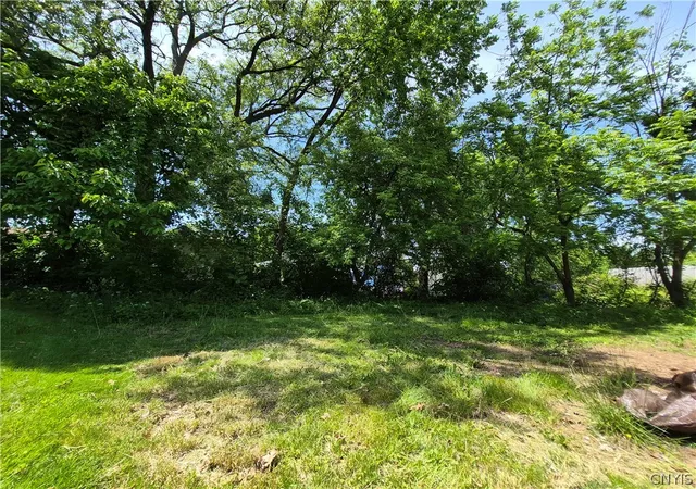 Photo 3 of Single family home for sale at 251 Ashdale Ave, Syracuse, NY 13206 | MLS# S1686845 | Listing updated on 2026-07-22