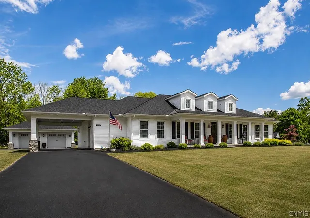 Homes for sale in Cazenovia, NY | 4676 East Lake Rd, Cazenovia, NY 13035 | MLS# S1687247