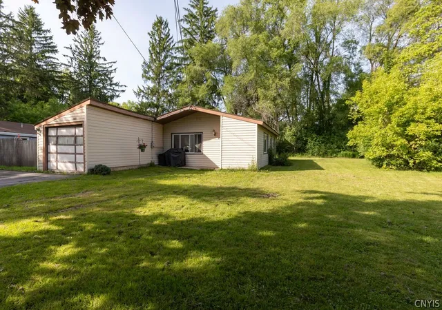 1st image of 8276 Hamilton Dr, Lysander, NY 13027 | MLS# S1686330