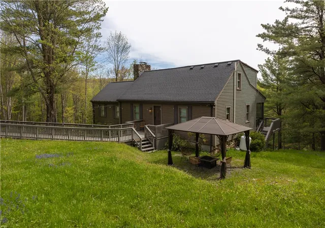 Photo 3 of Single family home for sale at 5215 S Hill Rd, Canandaigua, NY 14424 | MLS# R1685929 | Listing updated on 2026-07-19