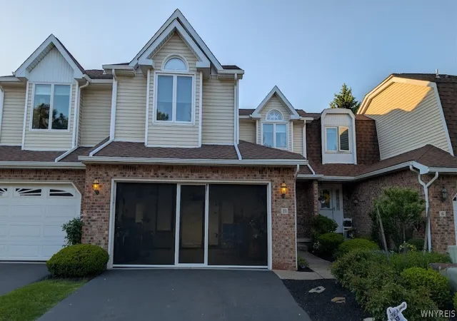 2nd image of 20 Niagara Shore Dr, Tonawanda, NY 14150 | MLS# B1687443