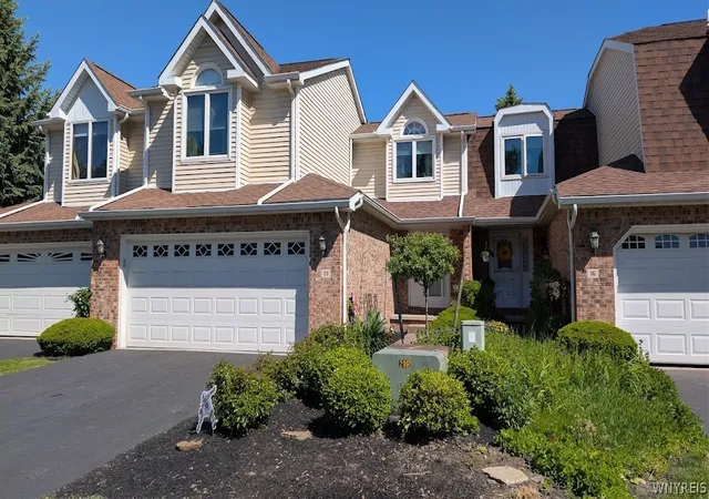 Homes for sale in Tonawanda, NY | 20 Niagara Shore Dr, Tonawanda, NY 14150 | MLS# B1687443